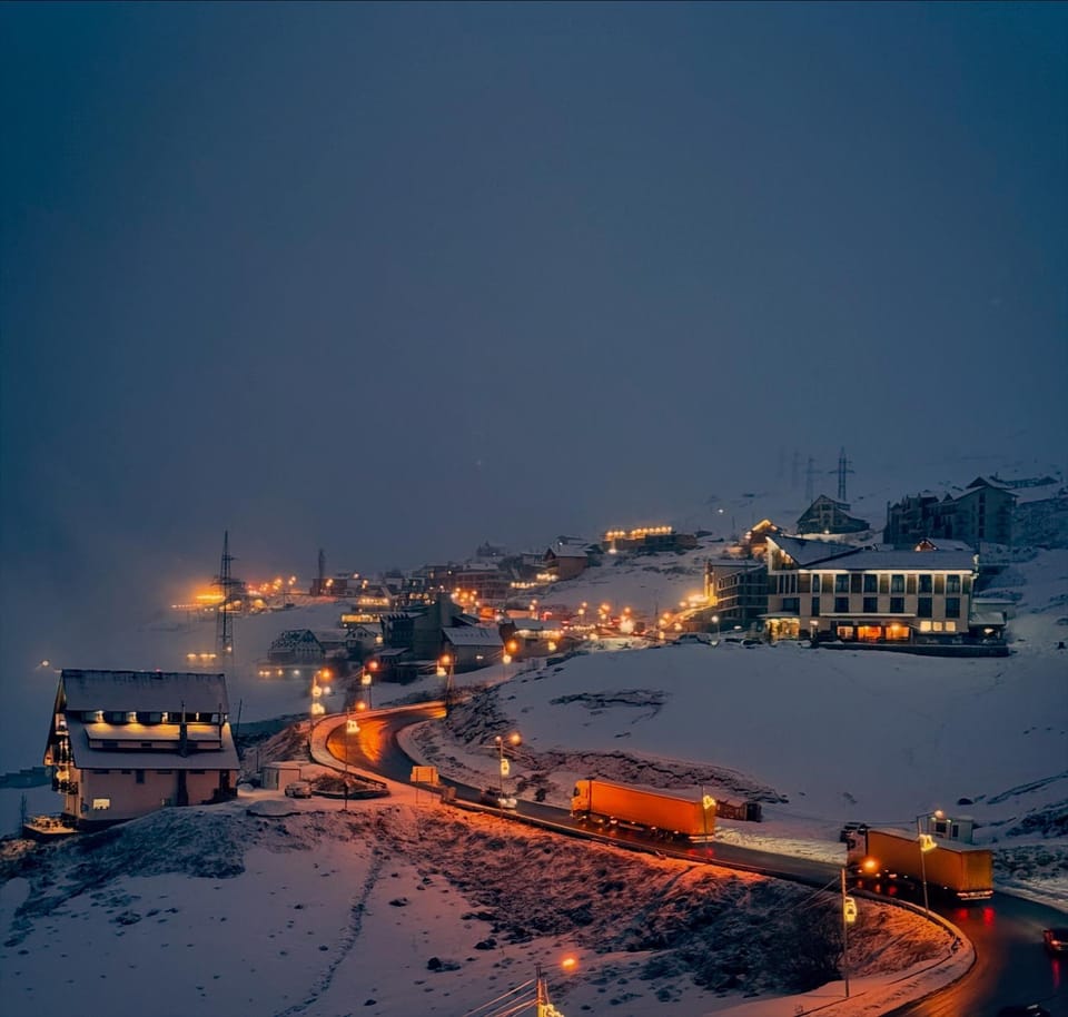 Night, Neighbourhood, Winter, City view