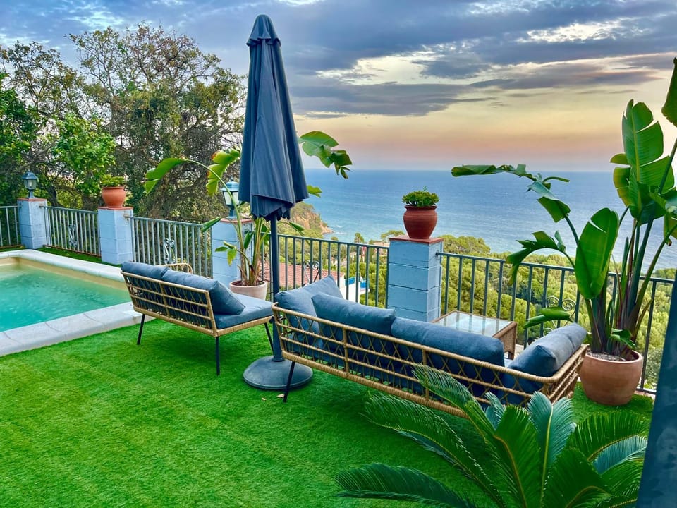 LA CASA BLUE , Mediterranean Boutique-Villa in Santa Cristina Beach Villa in Selva