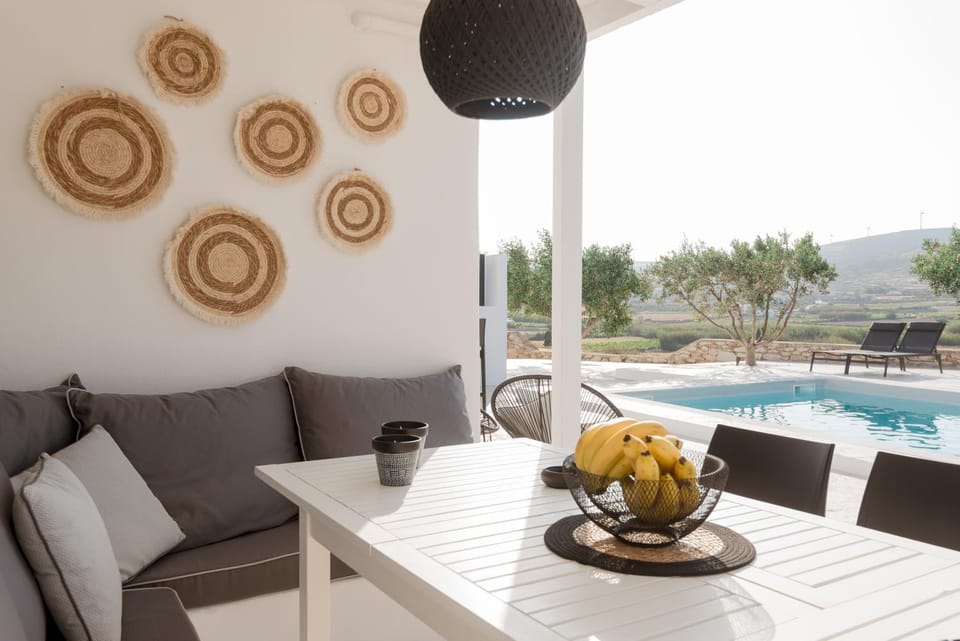 Dining area, Swimming pool