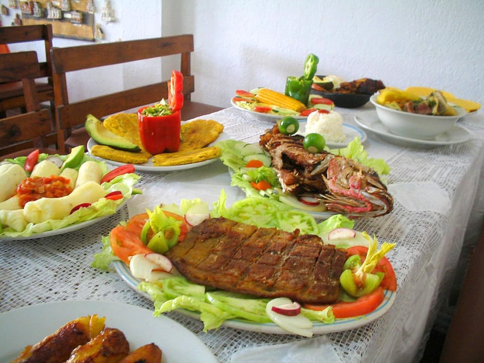 Food and drinks, Food, Breakfast, Continental breakfast, Buffet breakfast, Lunch, Dinner