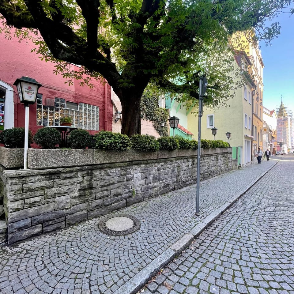 Property building, Street view, Location
