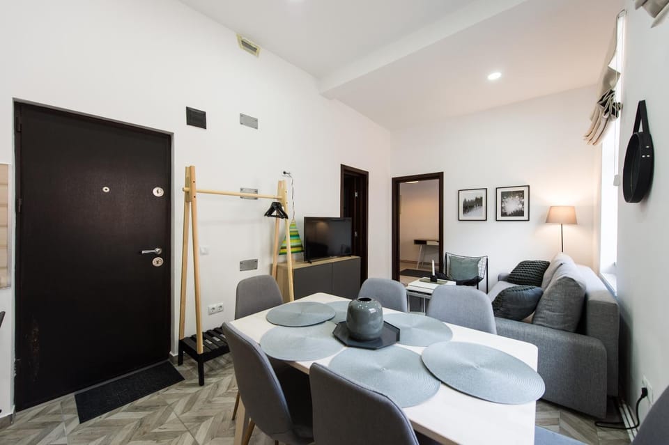 Bed, Living room, Decorative detail, Dining area