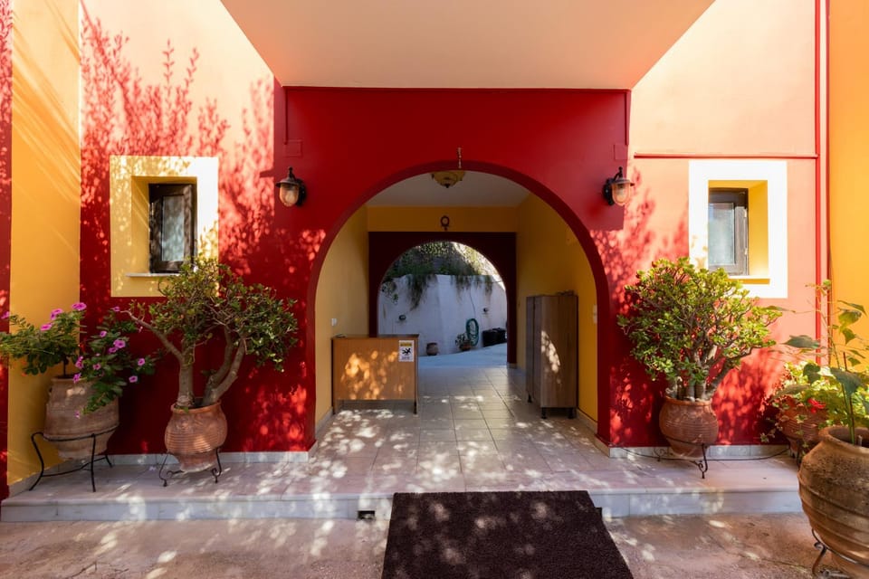Facade/entrance