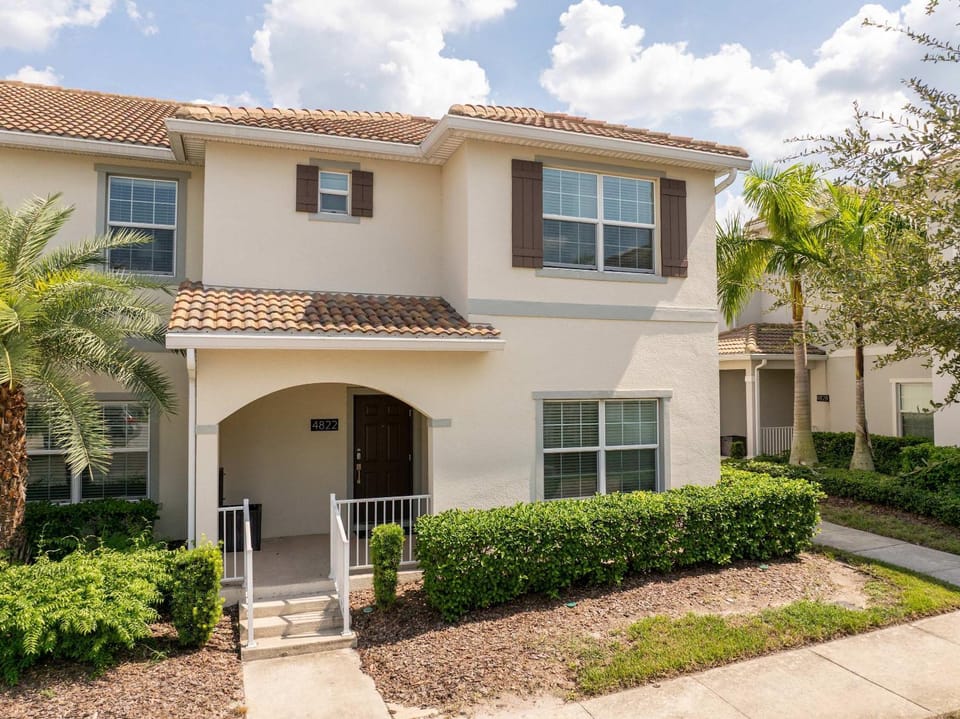 Stunning 5 Bd Home w/ Pool Close to Disney 4822 House in Kissimmee