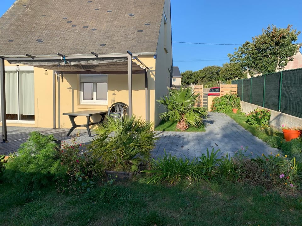 Property building, Garden