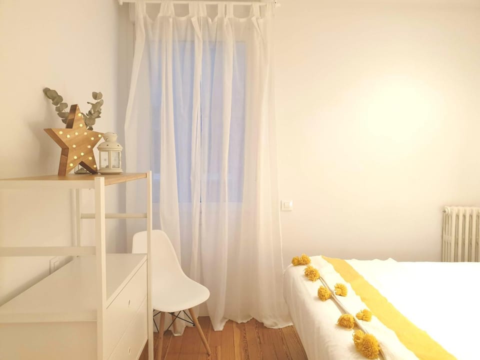 GREAT LOCATION & 130m2! Guggenheim & Parking Apartment in Bilbao