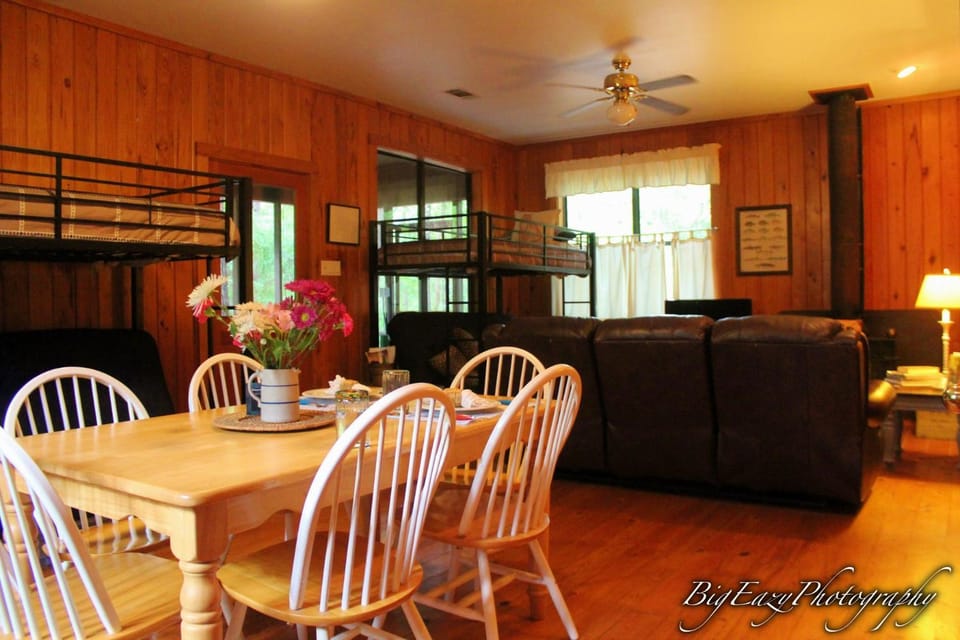 The Meadow Cabin Cabin in Mississippi