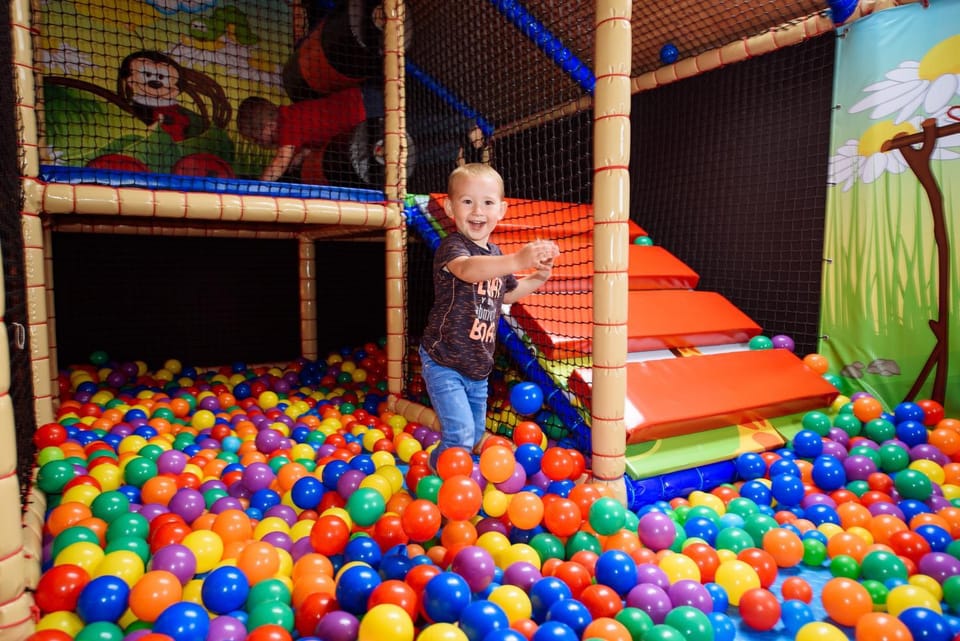 Restaurant/places to eat, Children play ground, children