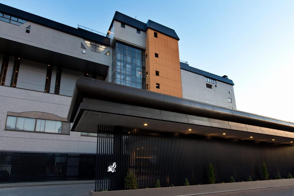Property building, Facade/entrance