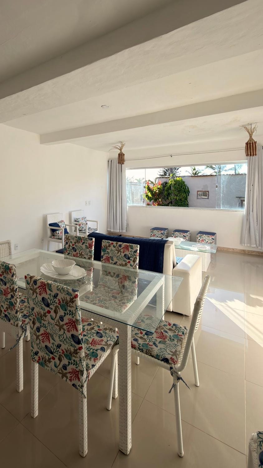 Seating area, Dining area