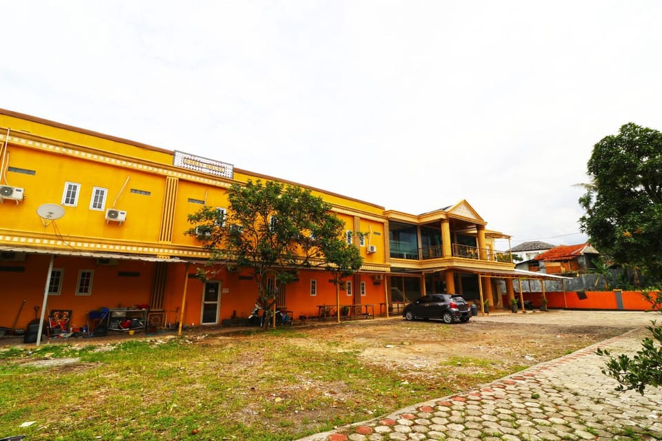 Facade/entrance