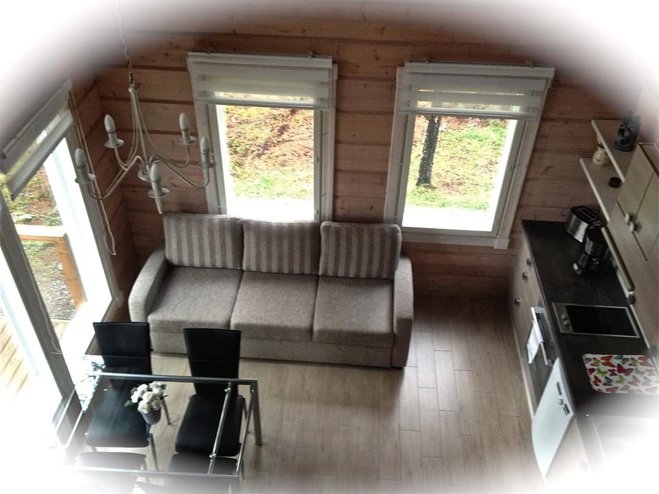 Day, Living room