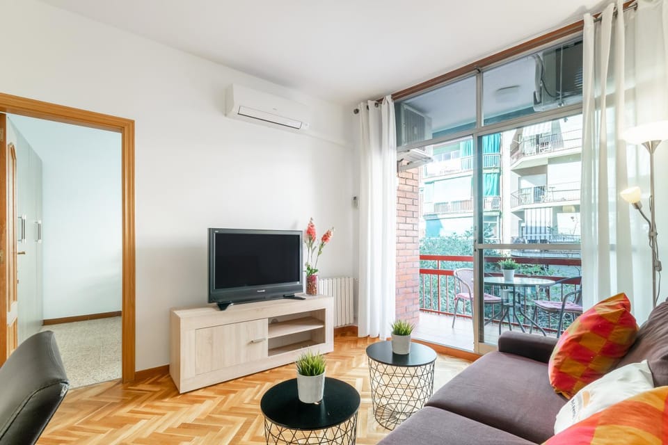 TV and multimedia, Balcony/Terrace, Living room, air conditioner