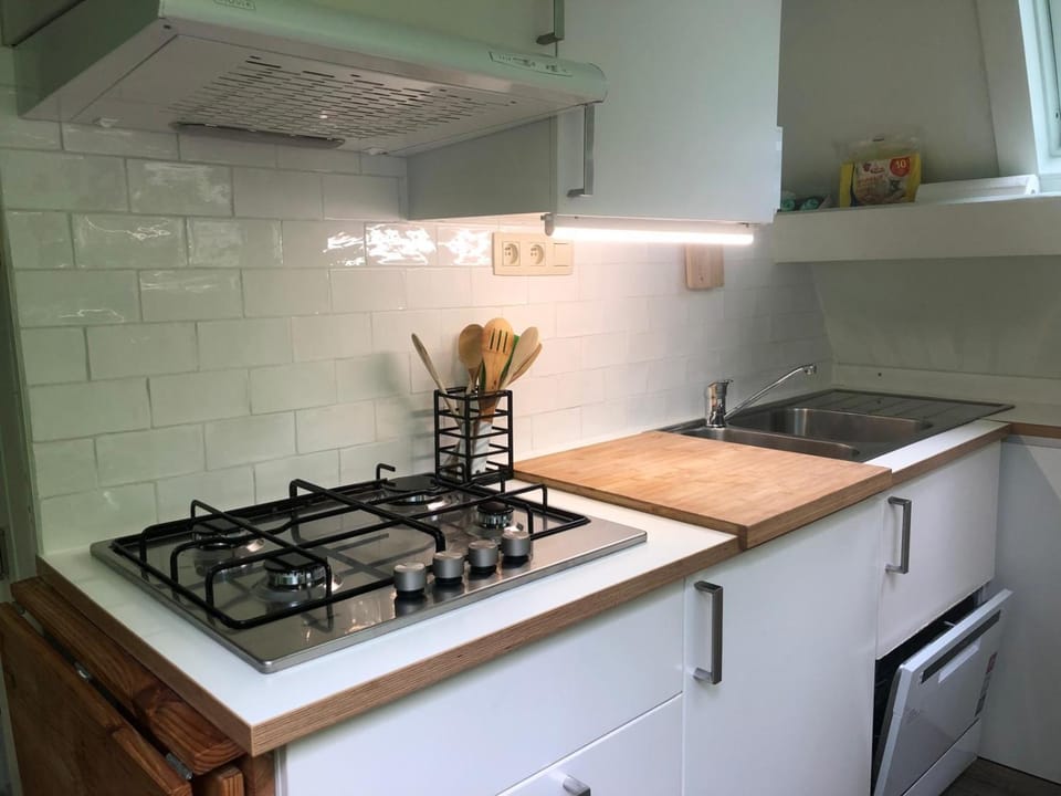 Kitchen or kitchenette, kitchen