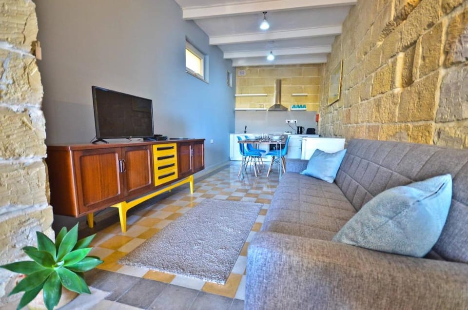TV and multimedia, Living room, air conditioner