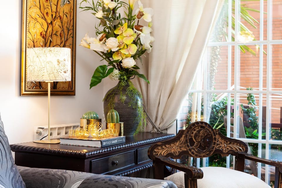 Living room, Decorative detail, Seating area