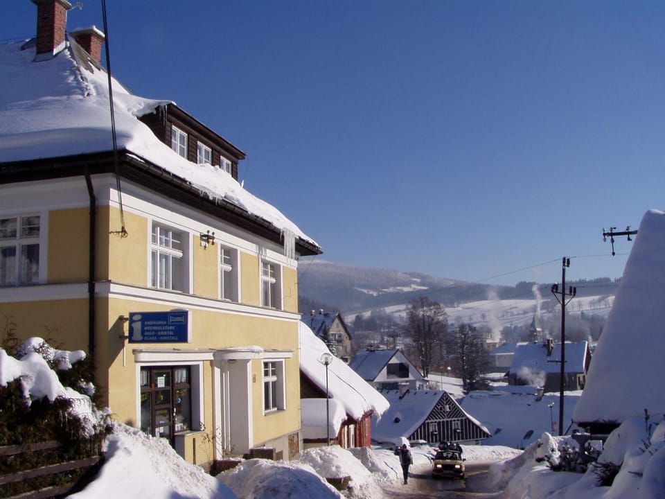 Property building, Neighbourhood, Winter, Mountain view