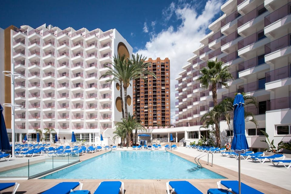 Property building, Swimming pool, Swimming pool
