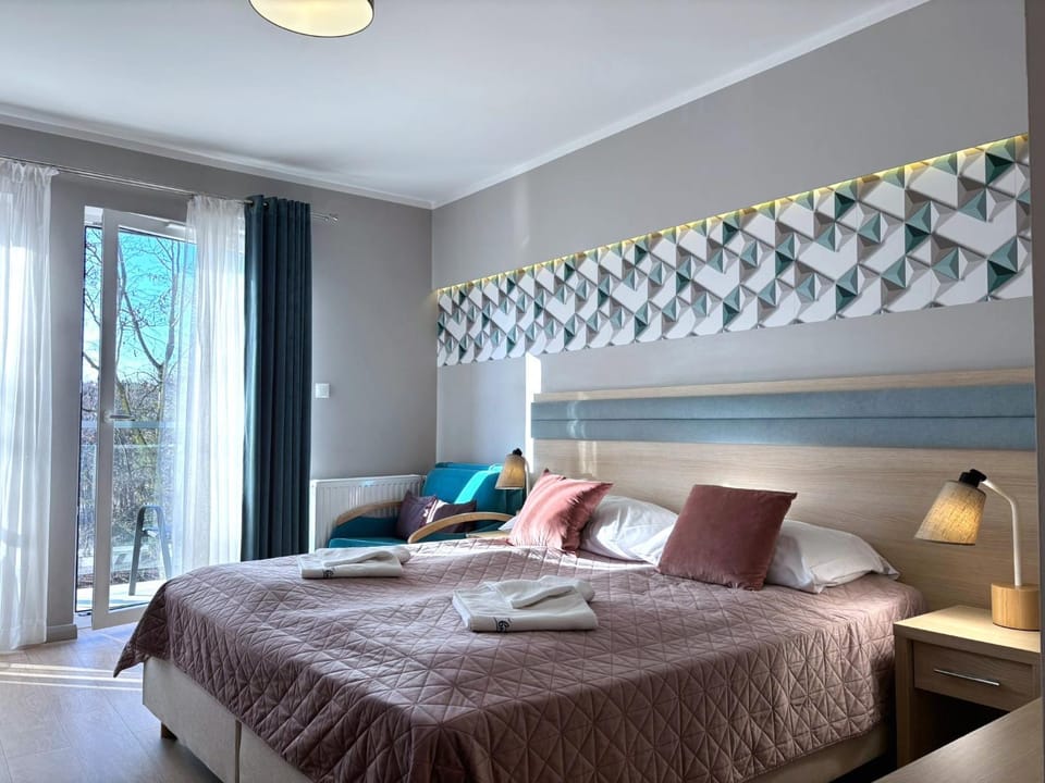 Bed, Kitchen or kitchenette