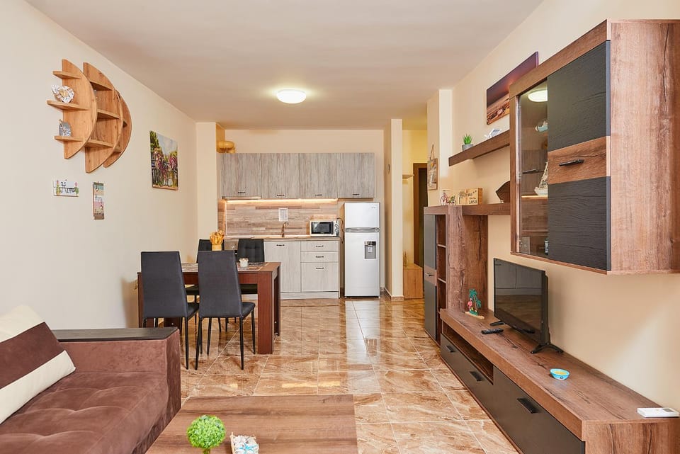 Апартаменти "Лазур" с безплатен паркинг Apartment in Pomorie
