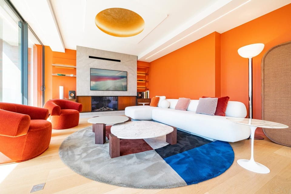 Communal lounge/ TV room, TV and multimedia, Living room, Seating area, Evening entertainment