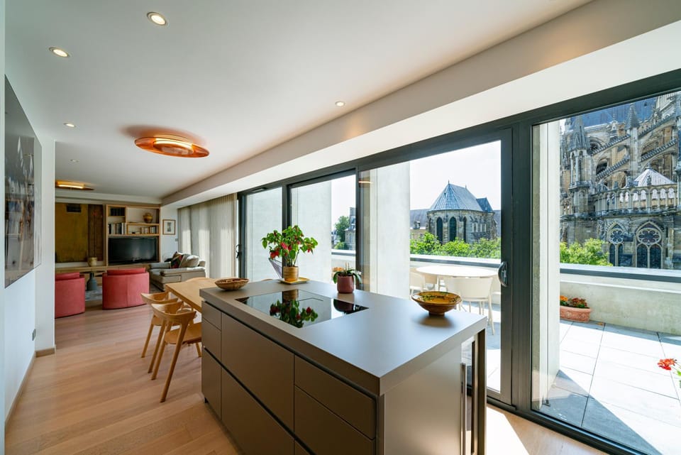 Kitchen or kitchenette, Living room, Dining area