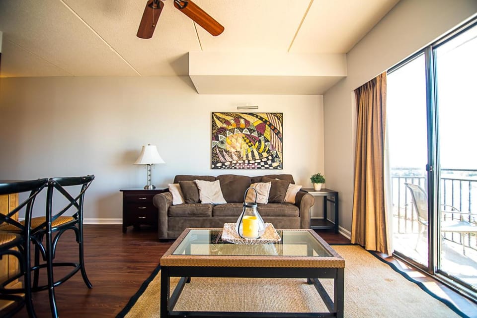 Water Street Retreat 12 Apartment in Wilmington