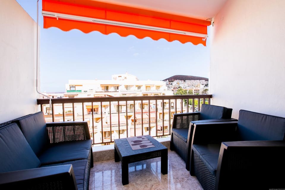 Balcony/Terrace, City view