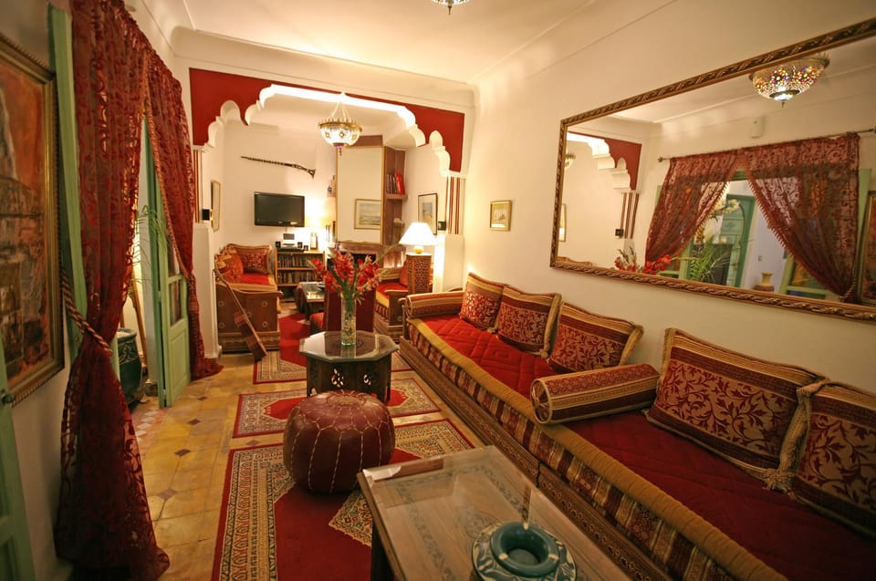 Communal lounge/ TV room