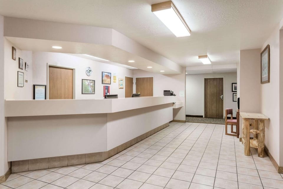 Lobby or reception, On site
