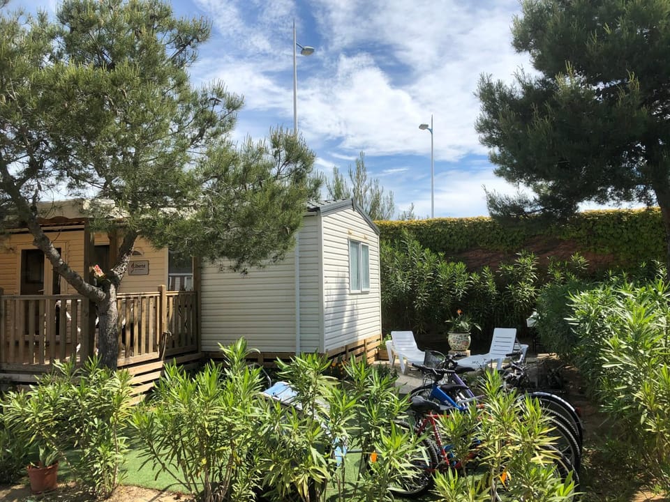Mobilhome 2 Chambres 2 SDB Campground/ 
RV Resort in Saint-Cyprien
