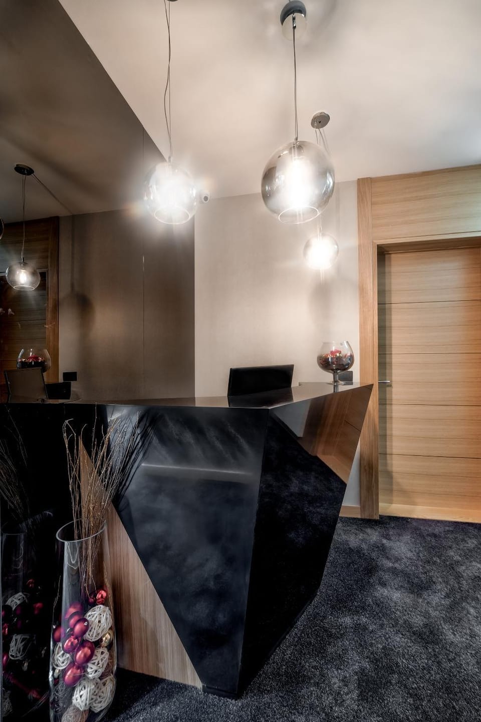 On-site shops, Lobby or reception