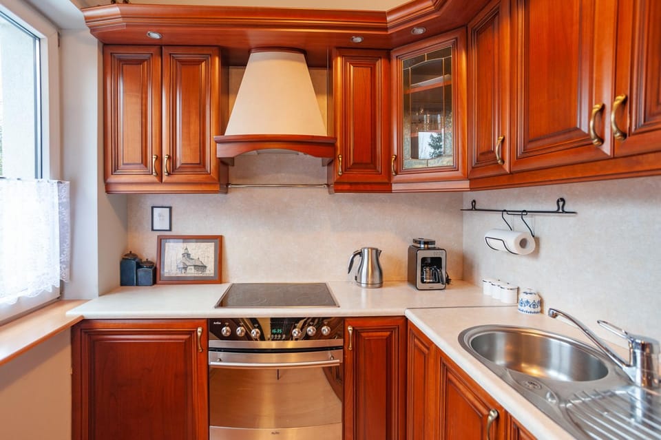 Kitchen or kitchenette, dishwasher