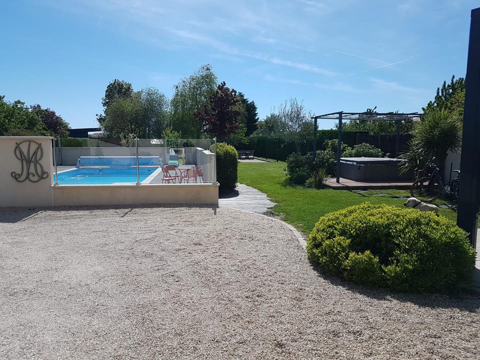 Property building, Swimming pool