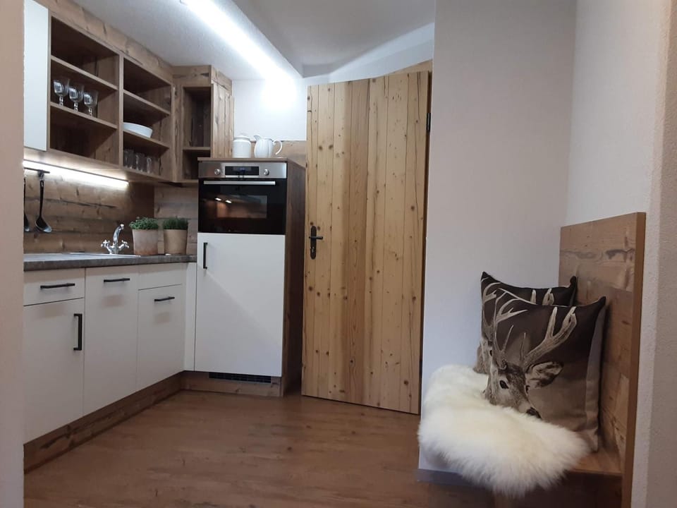 Property building, Breakfast