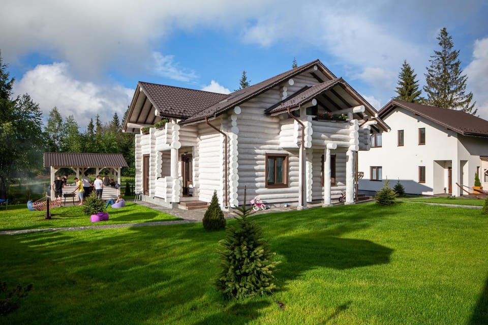 GOOD DAYS Shale Resort 4 км до Буковеля Chalet in Ukraine