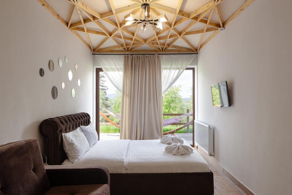 GOOD DAYS Shale Resort 4 км до Буковеля Chalet in Ukraine