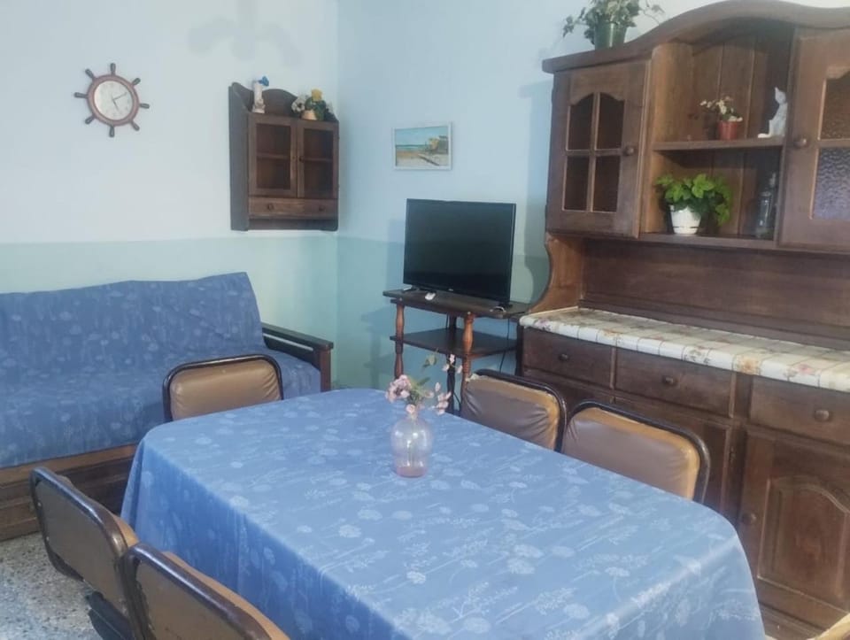 TV and multimedia, Living room, Dining area