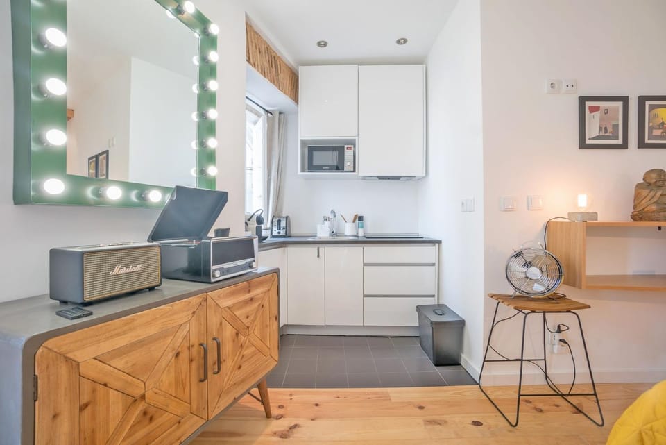 Kitchen or kitchenette
