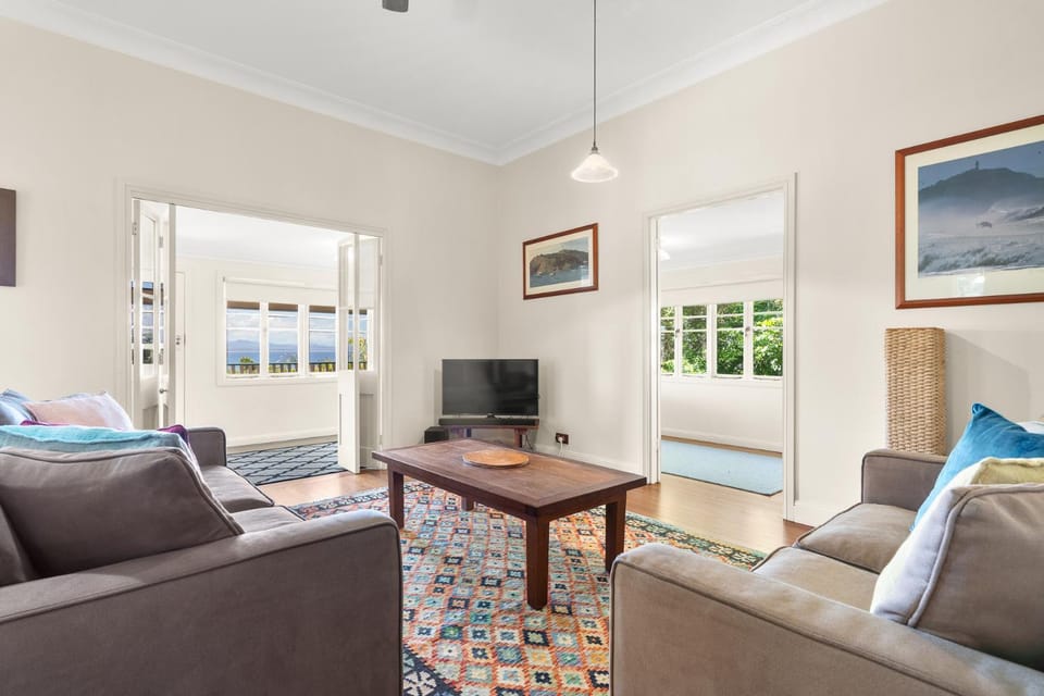 Communal lounge/ TV room, TV and multimedia, Living room, Seating area, Evening entertainment