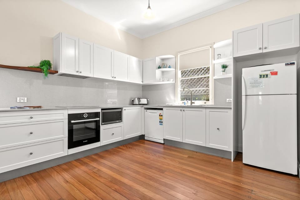 Kitchen or kitchenette, dishwasher, pet friendly, stove