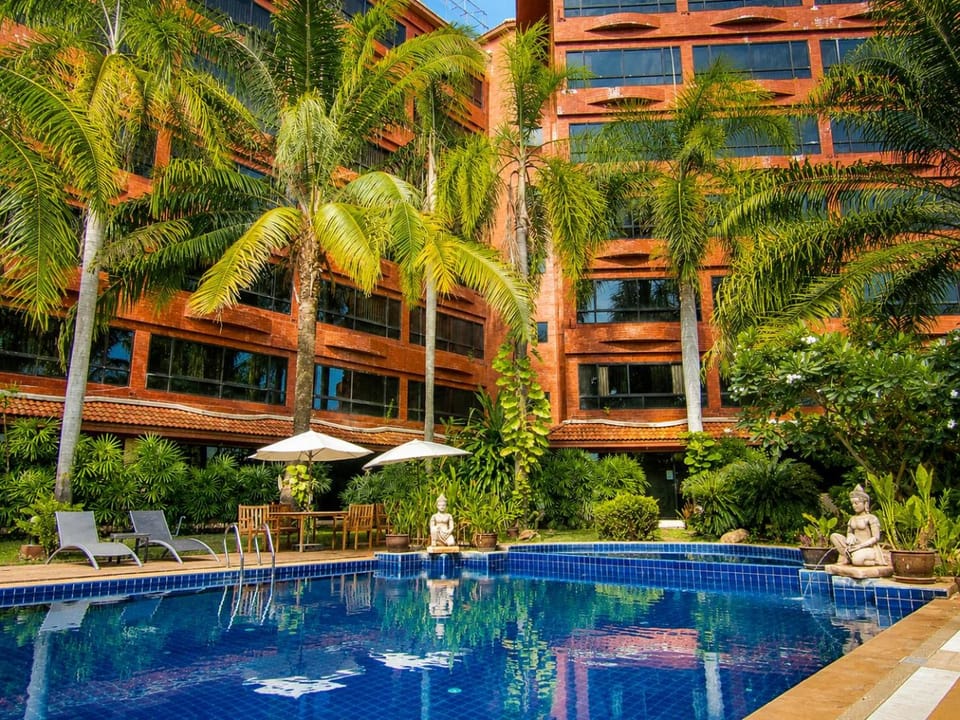 Garden, Swimming pool, Family, Family