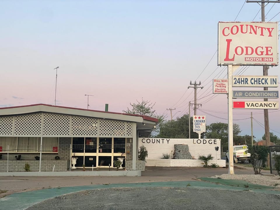 County Lodge Motor Inn Motel in West Wyalong