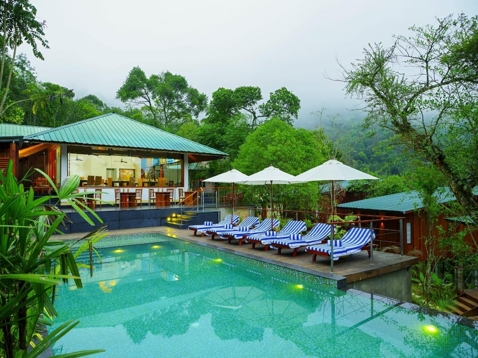 Swimming pool
