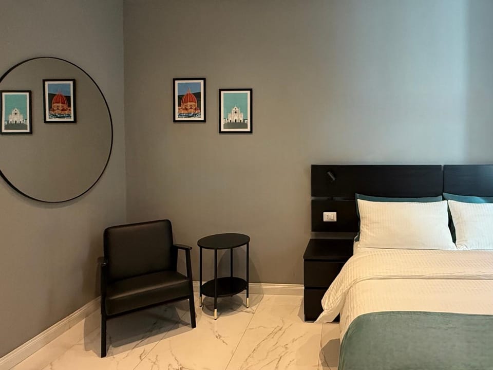 Bed, Decorative detail, Seating area