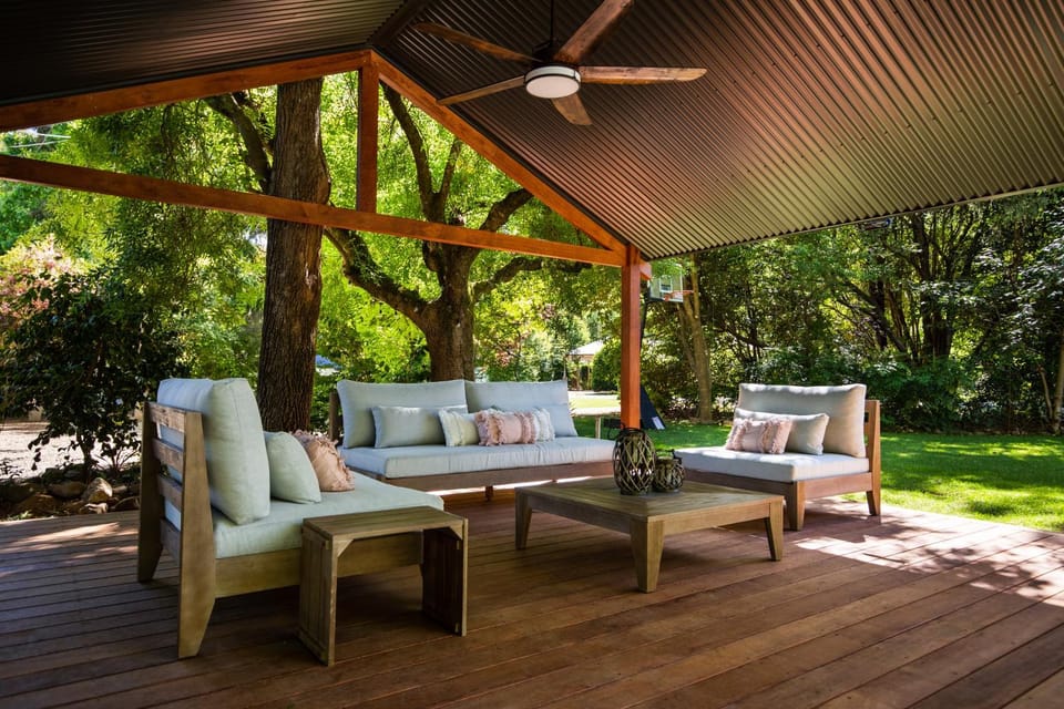 Patio, Day, Seating area, Garden view