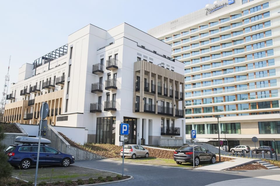 Property building, Neighbourhood