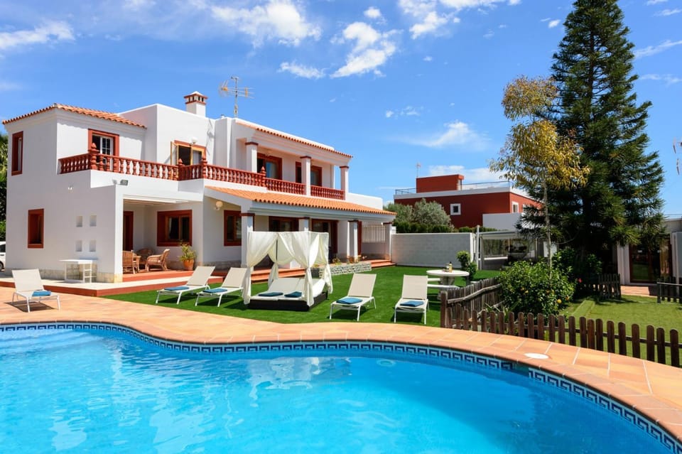 Facade/entrance, Garden, Swimming pool, Swimming pool