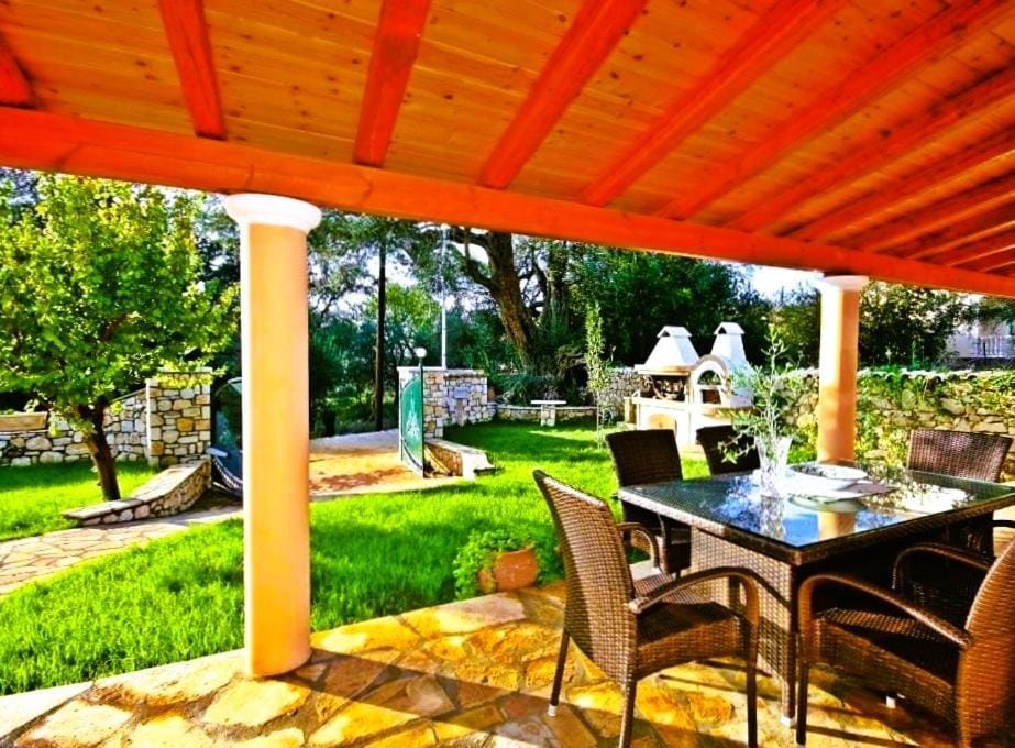 BBQ facilities, Garden, Balcony/Terrace, Seating area, Garden view, internet