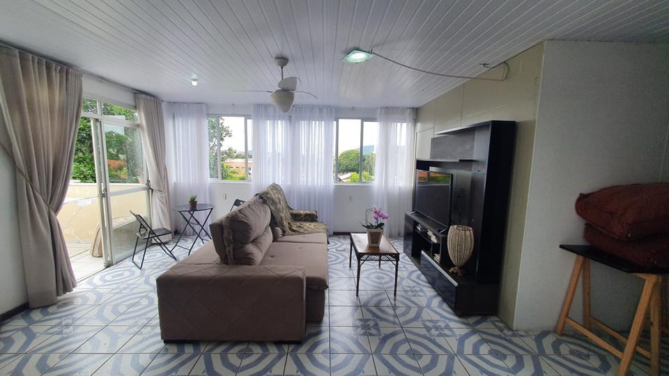 Communal lounge/ TV room, Living room, Seating area, Evening entertainment